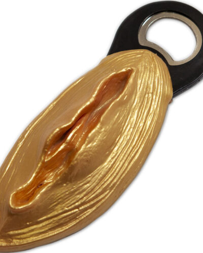 Diablo Picante - Black Golden Vagina Shaped Opener